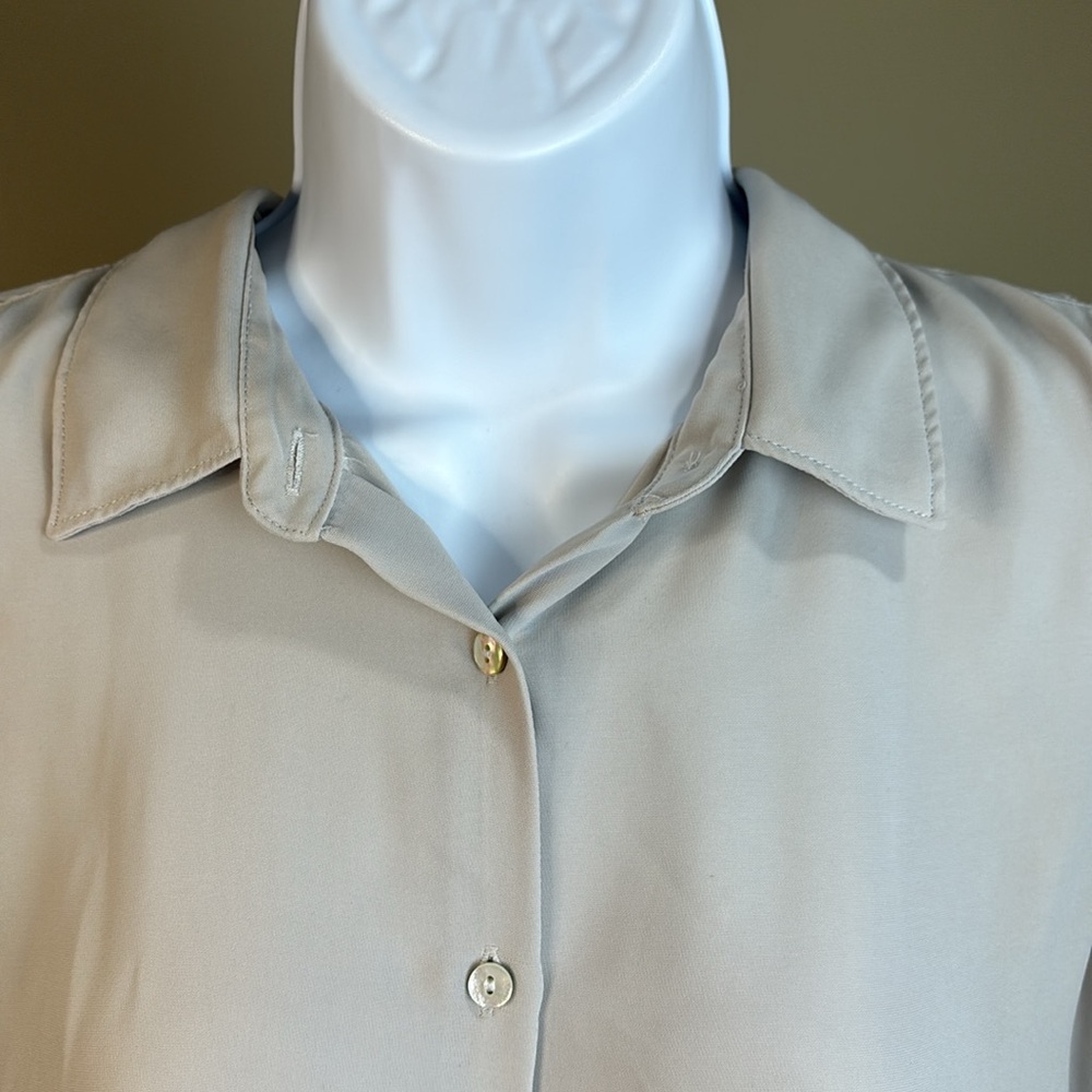Sleeveless blouse - Picture 2 of 8